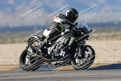 media/Jan-15-2026-Racers Edge (Thu) [[dfebeb70ab]]/3-B Group/Session 1 Turn 8/